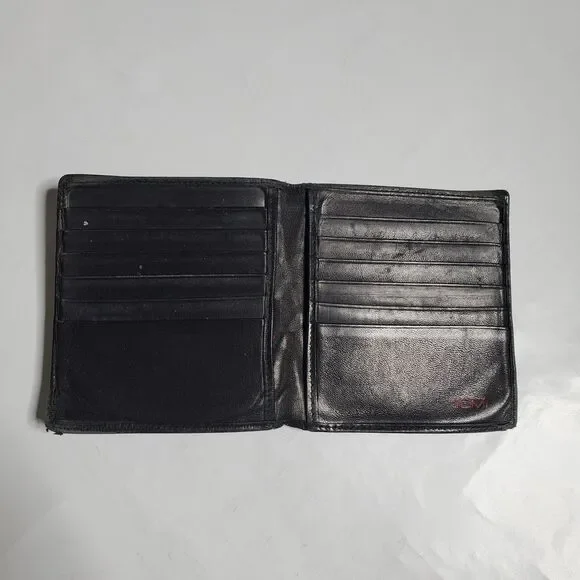 Tumi Nassau Double Billfold Leather Wallet - Black - Picture 2 of 6